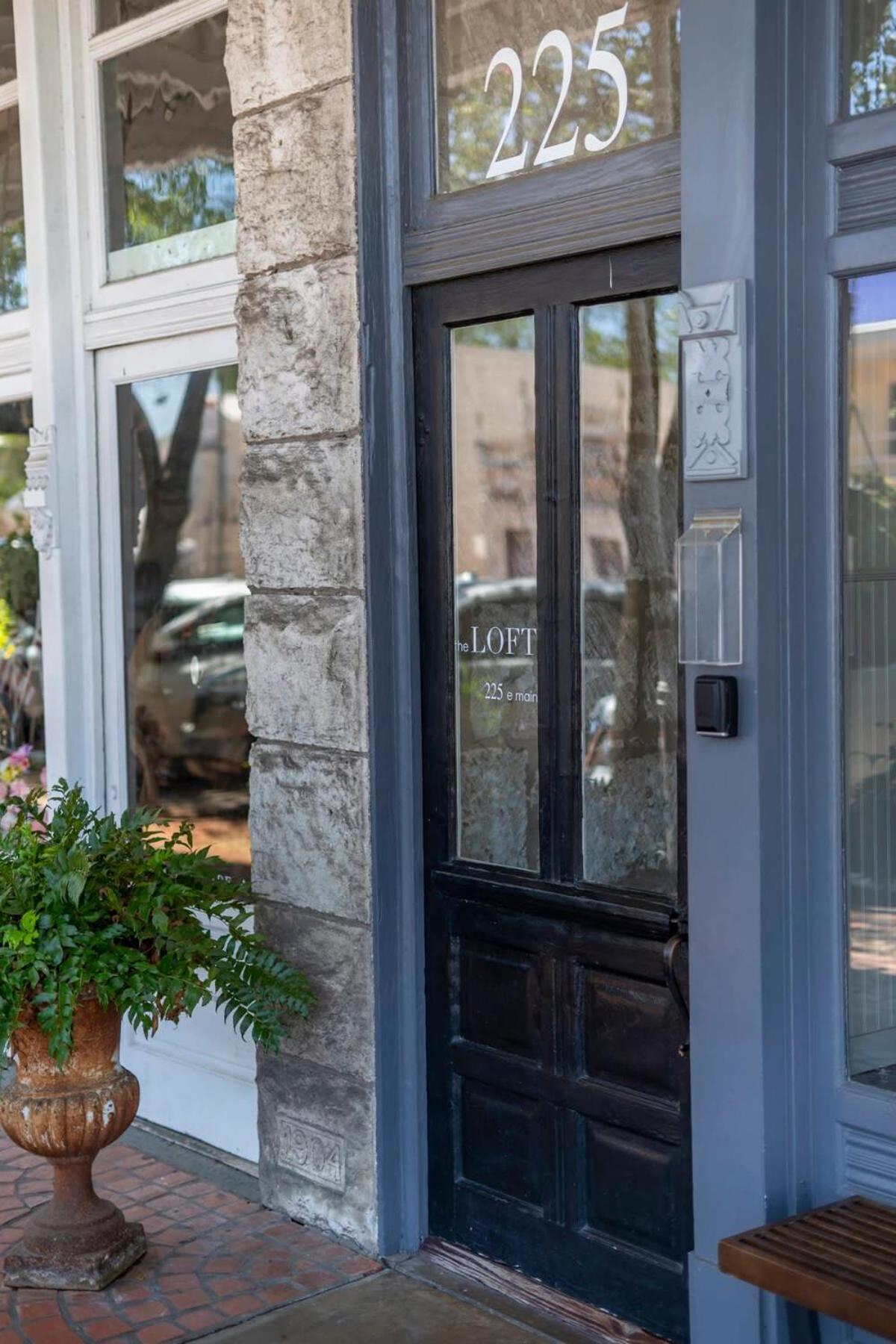 프레드릭스버그 The Loft On Main St Loft With Balcony Views 아파트 외부 사진
