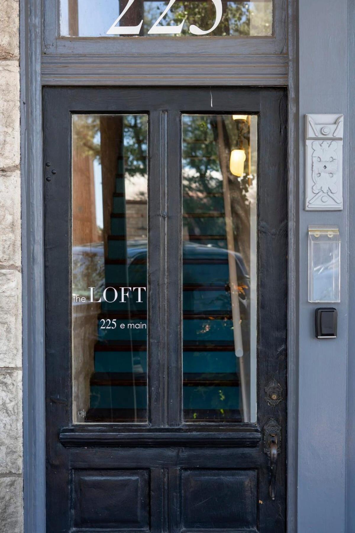 프레드릭스버그 The Loft On Main St Loft With Balcony Views 아파트 외부 사진